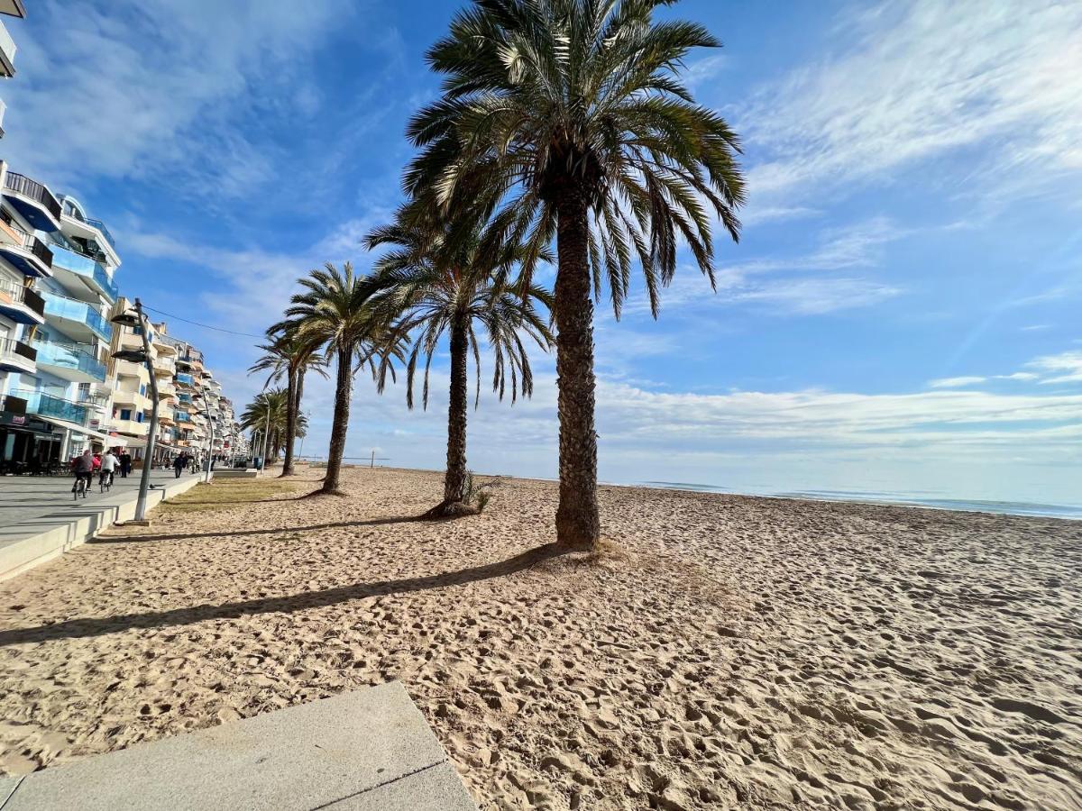 Prop De Mar A 60M De La Playa Apartment Calafell Bagian luar foto